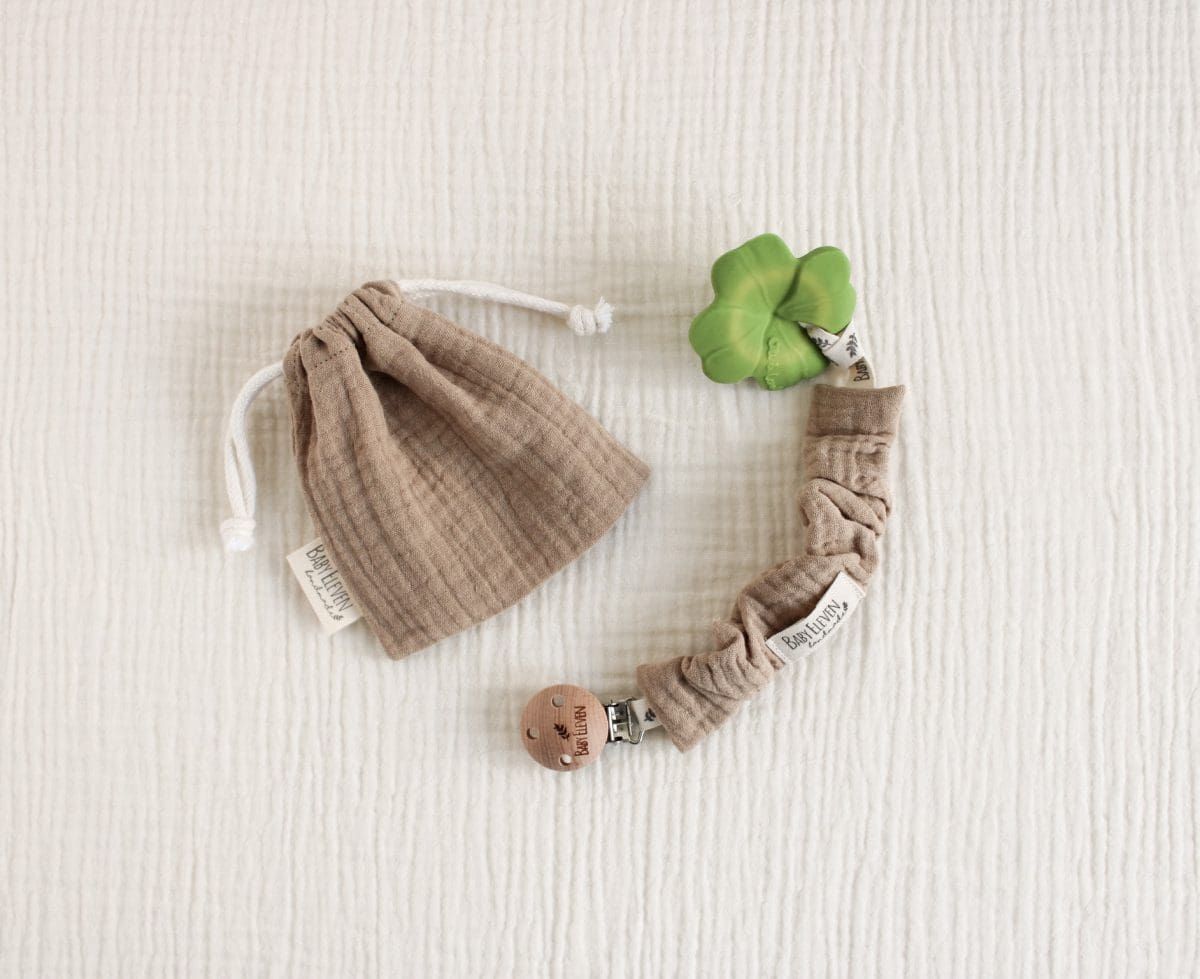 oli-and-carol-chewy-to-go-eli-the-clover-baby-eleven-handmade