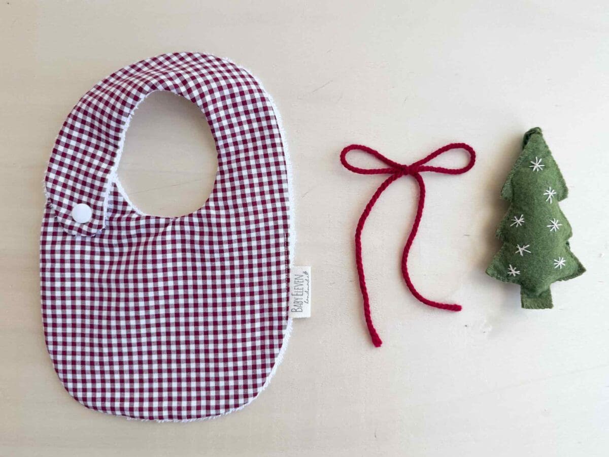 babero-vichy-burdeos