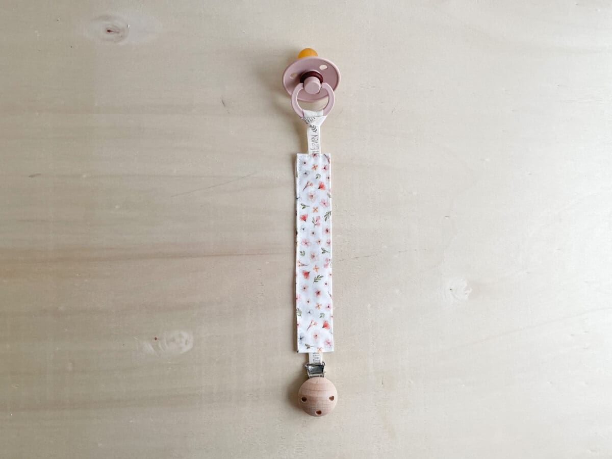 chupetero-de-tela-flores-bimbo