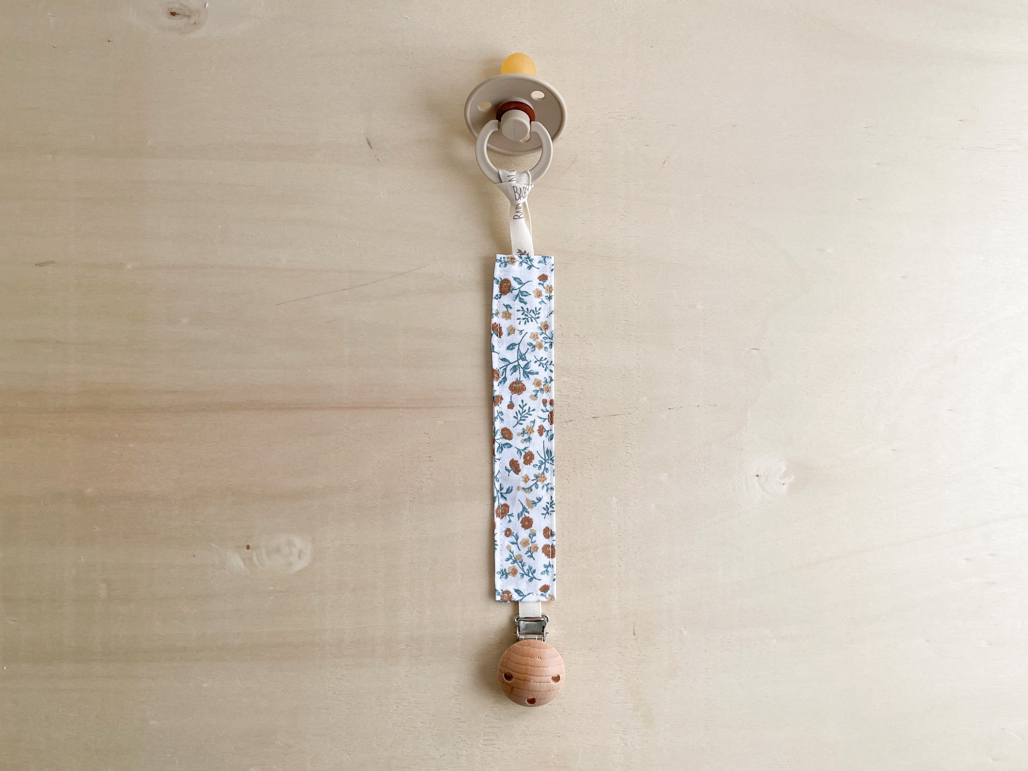 Chupetero de Tela Flores Mostaza