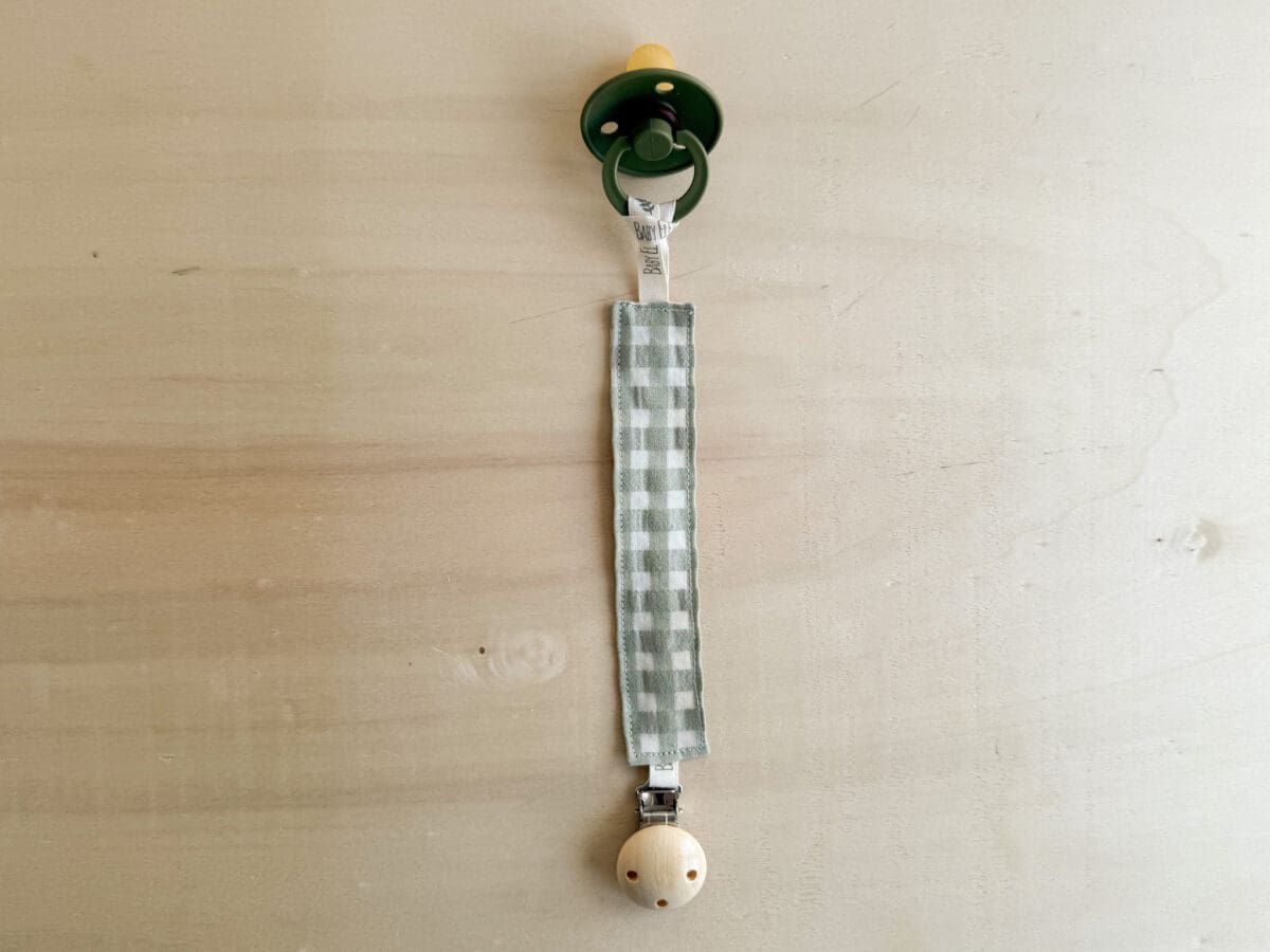 chupetero-de-tela-vichy-verde-te